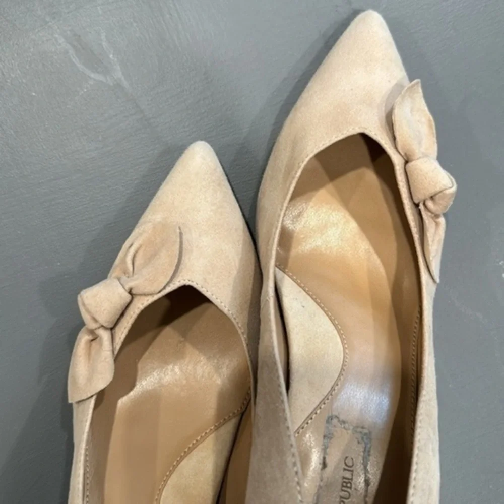 Banana Republic Suede Shoes Pumps Heels